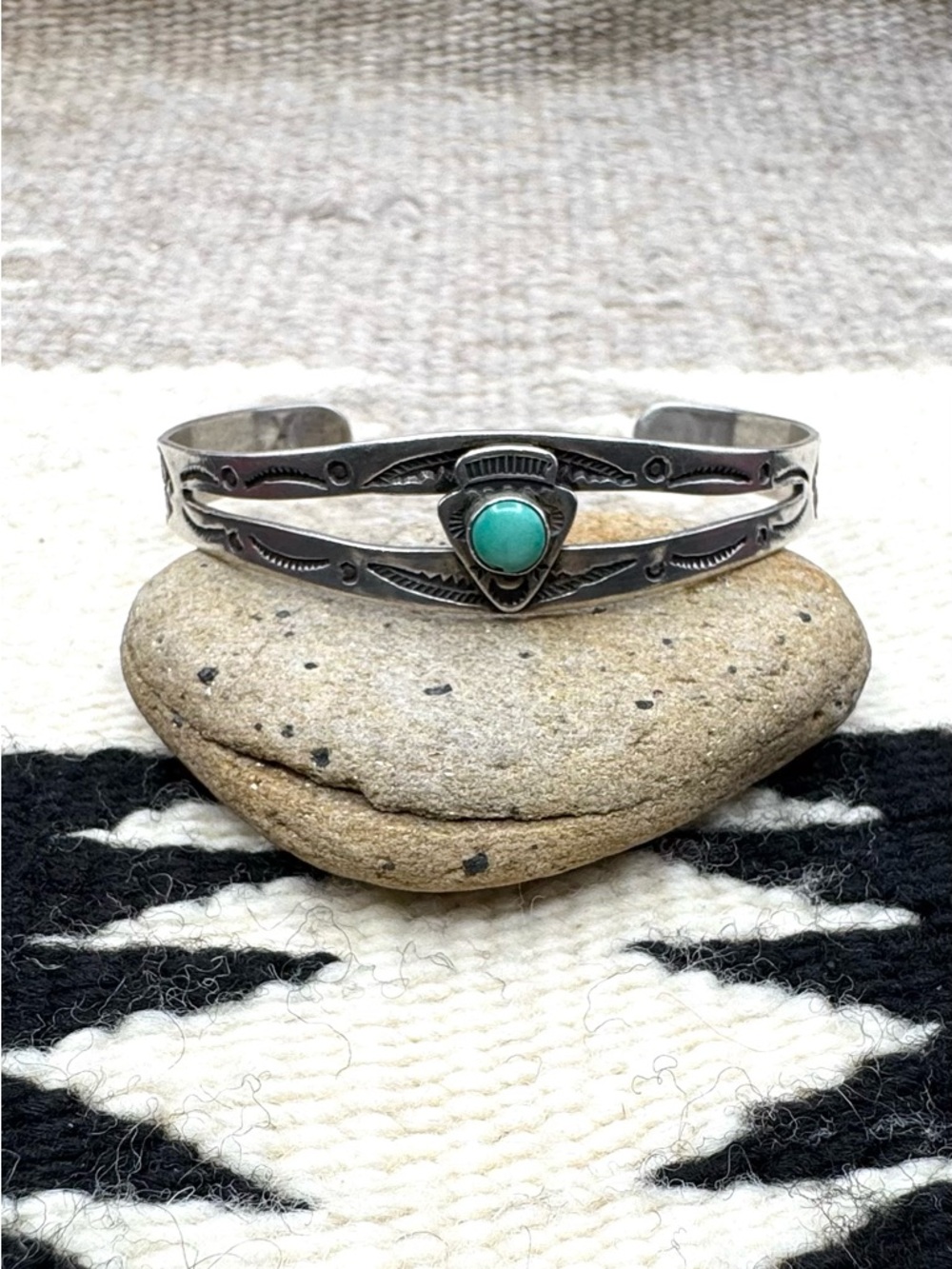 Vintage Fred Harvey Southwest Sterling Silver Turquoise Arrow Cuff Bracelet 6.75